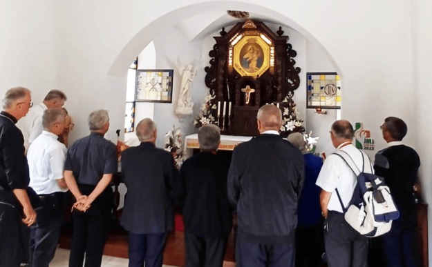 Bispos e jovens no Santuário de Schoenstatt de Aveiro